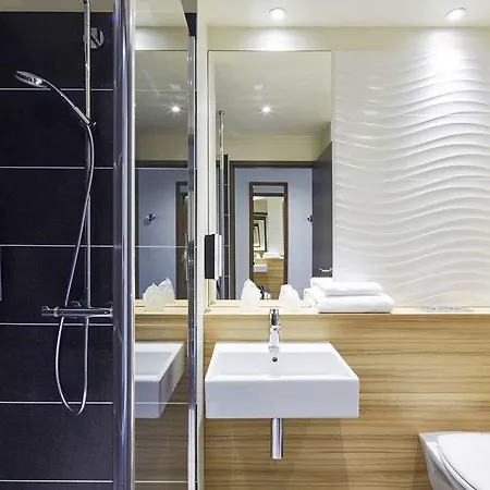 Hotel Campanile Paris Sud Saclay- Gif Sur Yvette 3*