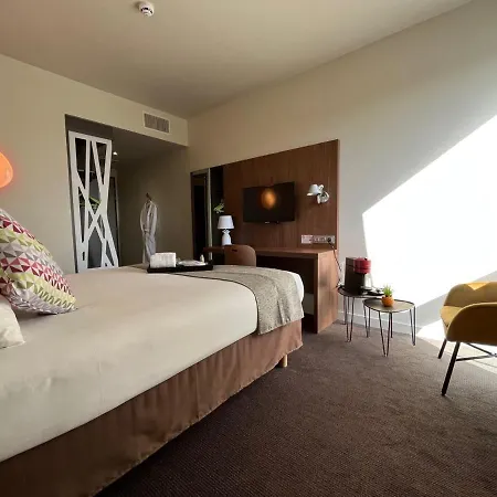Campanile Paris Sud Saclay- Gif Sur Yvette 3*
