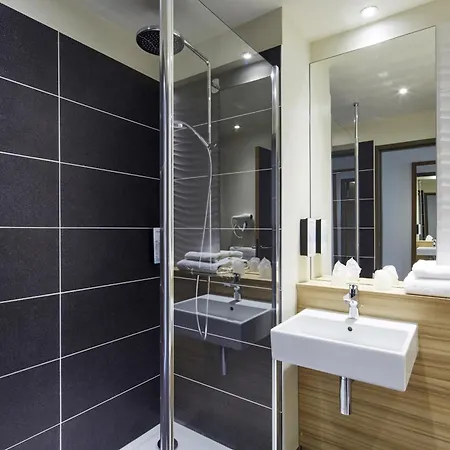 Campanile Prime - Paris Saclay ホテル