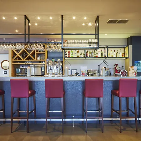 Campanile Prime - Paris Saclay ホテル 3*
